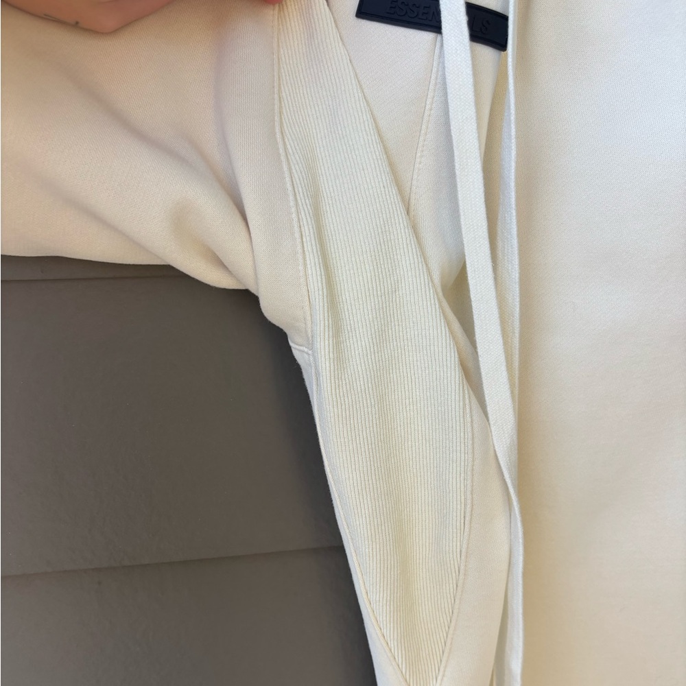 Essentials Sweatpants | L - Picture 9 of 12